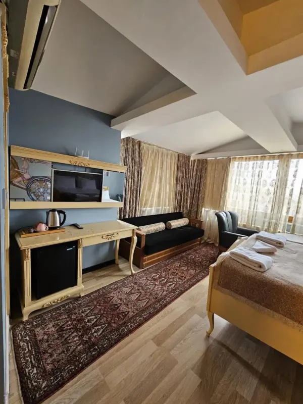 Optimist Hotel 4